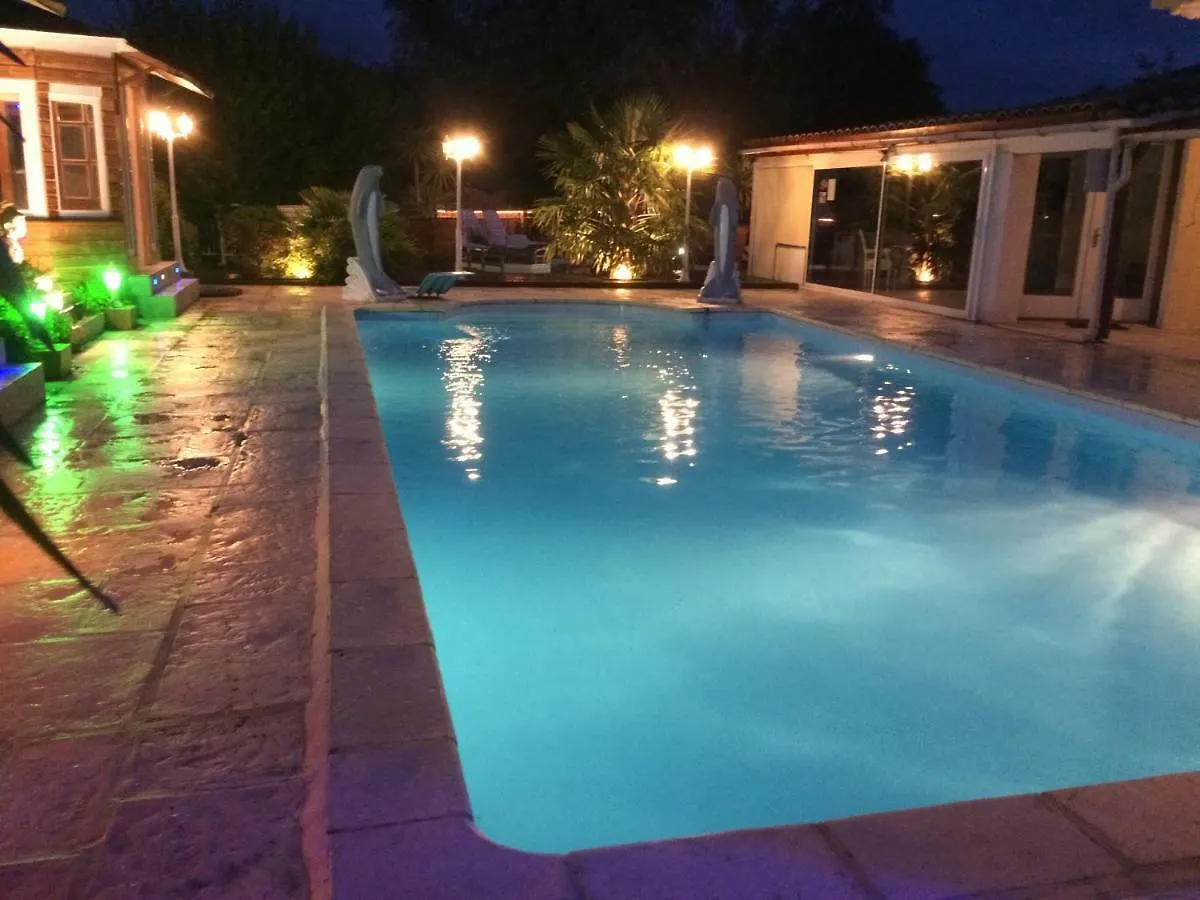 Gite D Hote Jacuzzi Piscine Sauna Prives Villematier 0*,